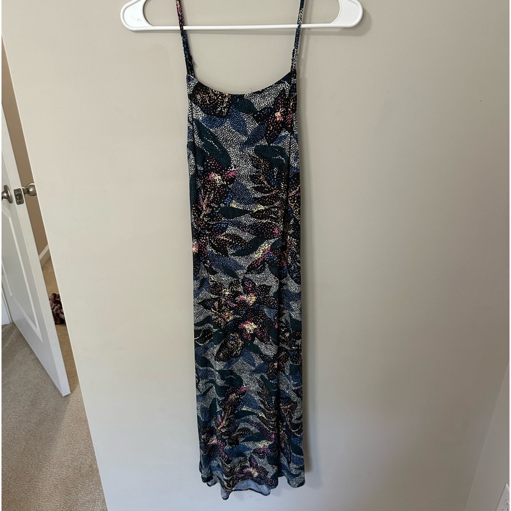 Floral dress with cutout back